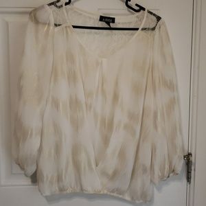 A Beyer top with gold shimmer